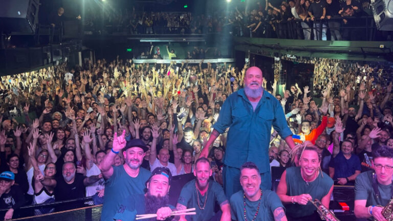 Bahiano encendió Niceto Club con una noche de reggae y clásicos inolvidables