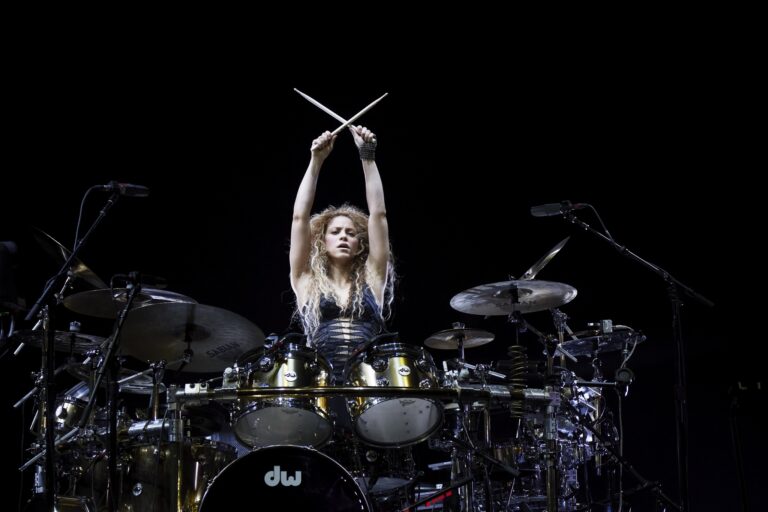 Shakira anunció su gira «Las mujeres ya no lloran World Tour»