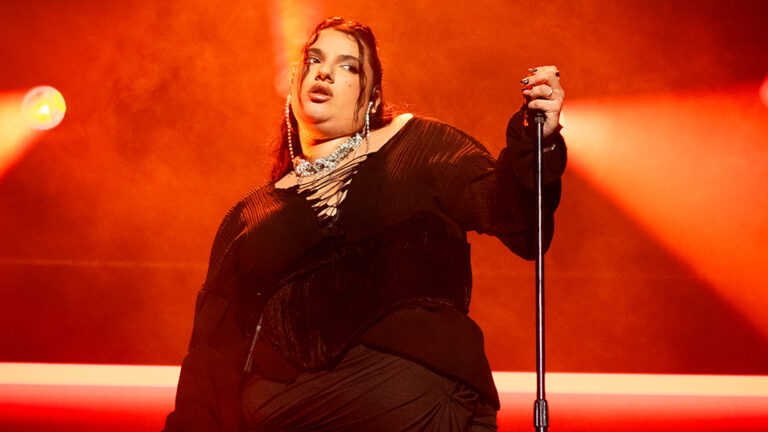Luz Gaggi emocionó a todos en su show debut en el Teatro Coliseo