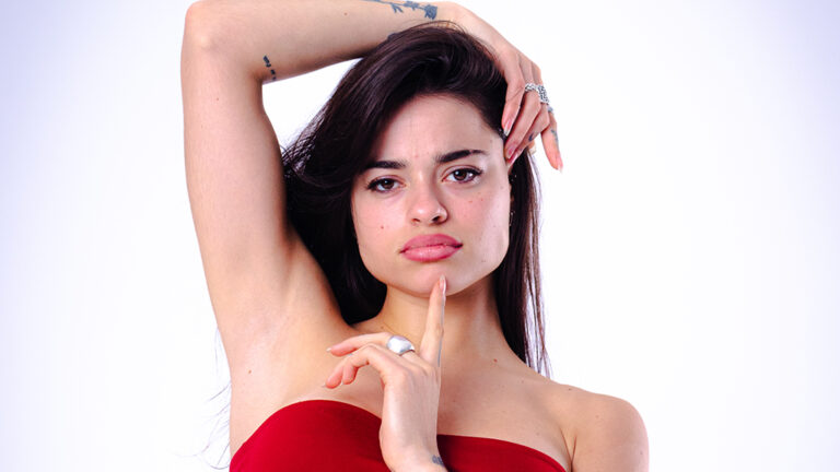Juli Savioli se presenta en Microteatro