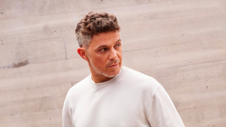 Alejandro Sanz estrena su nuevo sencillo «Palmeras en el Jardín»