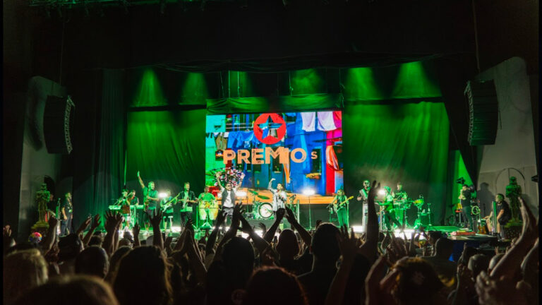 Los Caligaris deslumbraron en el Teatro Broadway