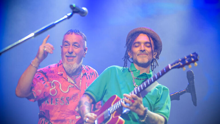 Kapanga brilló en el Teatro Coliseo: 29 años de música, emoción y fiesta