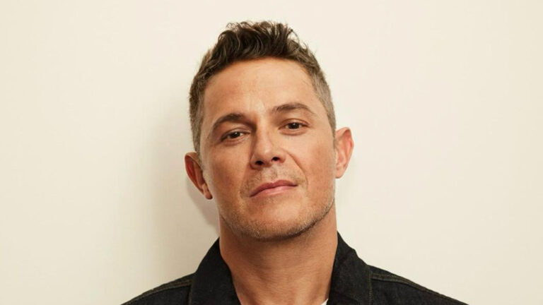 Alejandro Sanz y Grupo Frontera se unen en «Hoy no me siento bien»