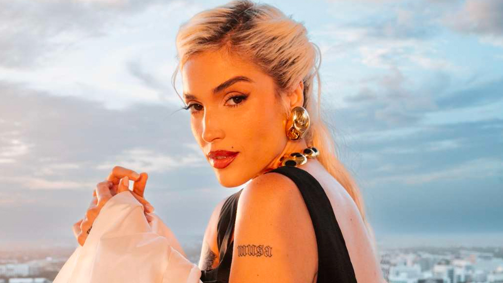 Elena Rose estrena «Un Beso Menos» junto a Morat y recibe dos nominaciones a Premio Lo Nuestro 2025