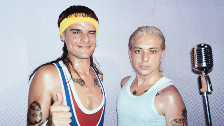 CA7RIEL y Paco Amoroso llegan con el primer single de su nuevo EP «Papota»