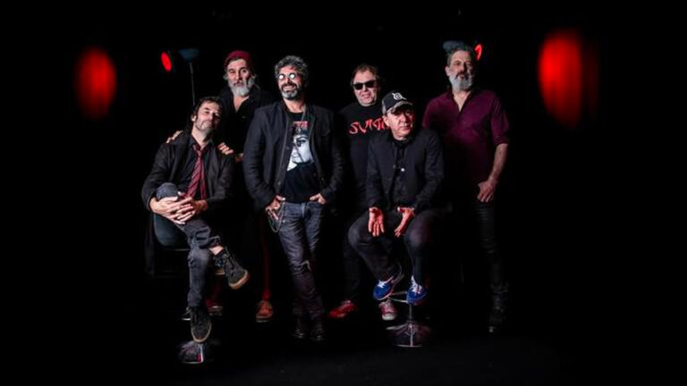 Los Caballeros de la Quema presentan “No Empujen el Río”