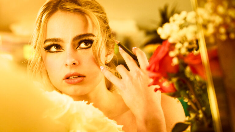 Addison Rae lanza “Fame Is a Gun”: glamour, pop y coreografías afiladas