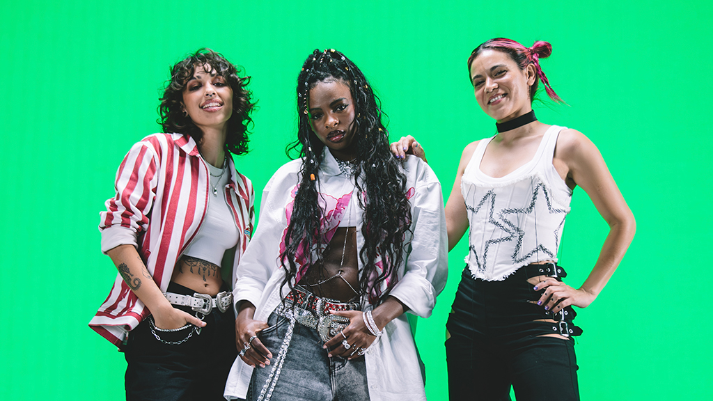 DARUMAS lanza DARUMAS+: una edición extendida funky y explosiva de su álbum debut