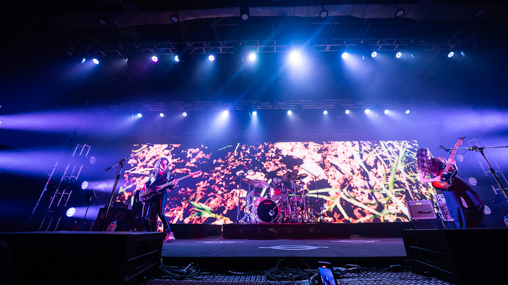 Los mejores videos de Eruca Sativa en Obras con “A Tres Días de la Tierra”: nuevo disco, invitados y un final demoledor