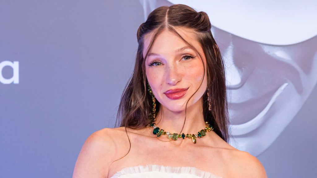 Yami Safdie y el folklore: una fusión entre raíz y evolución que emociona