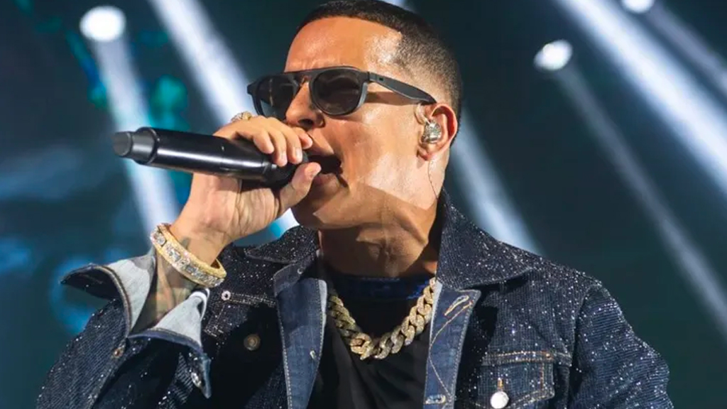 Daddy Yankee vuelve a la música con “Sonríele”, su primera canción tras el retiro