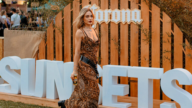 Corona celebra sus 100 años con el inicio de las Sunsets Sessions 2025 en Ciudad Universitaria