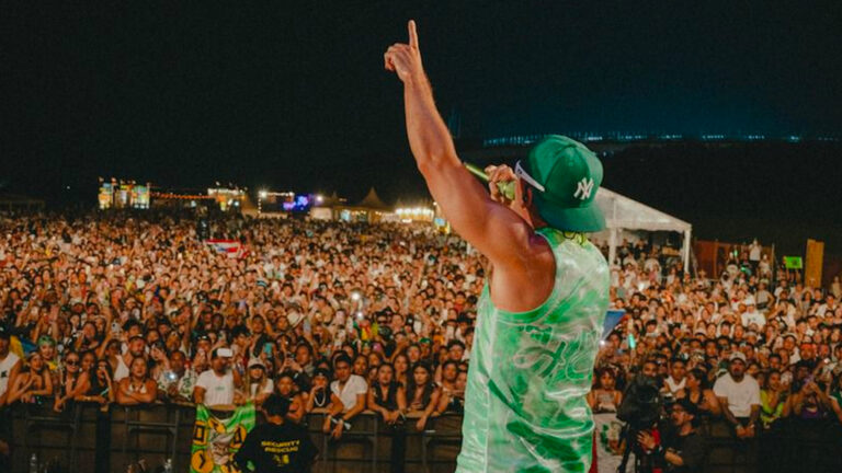 Feid hace historia en Japón: primer artista latino en encabezar el Summer Sonic Festival 2025