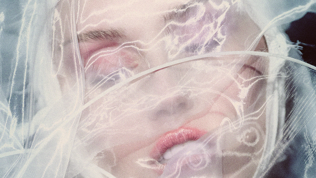 Miley Cyrus publica «Something Beautiful Deluxe» incluyendo dos temas nuevos