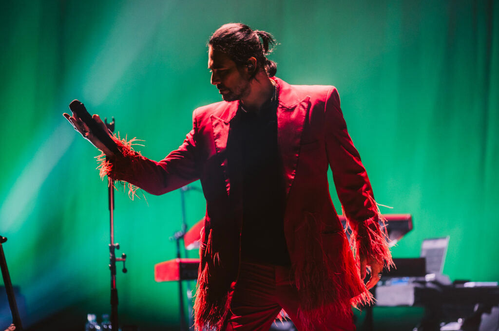 Doble sold out y emociones a flor de piel: así fue Beto Cuevas en Buenos Aires