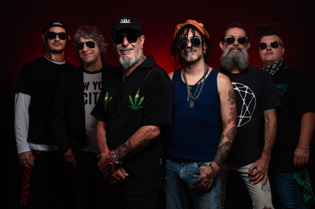 Kapanga cumple 30 años y comparte archivos inéditos rumbo al gran festejo del 5 de diciembre en Estadio Obras