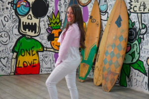 Glori Pacheco explora el dolor del desamor en su nuevo lanzamiento “Quiero Llorar Todo El Tiempo”