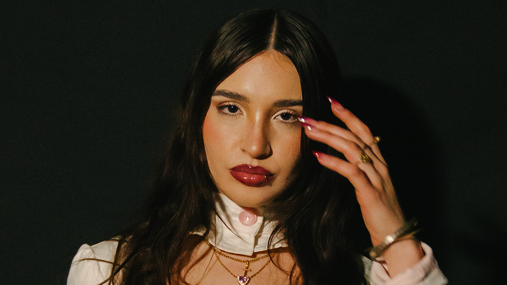 Juli Martorell presenta “Alkimia”: su álbum debut, un viaje entre el pop, la emoción y la transformación