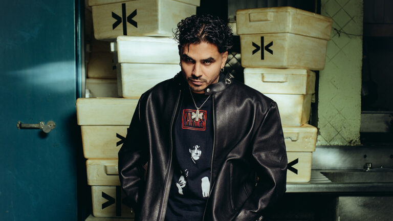 Álvaro Díaz entra en su era “Bad Boy” con su nuevo sencillo “BABYRECORDS”