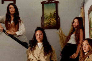 Lola Índigo reúne talento femenino en “Tus Iniciales”, su nuevo single