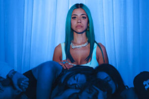 Guada Casales presenta “Con Ella”: una canción sobre la lucha interna, la honestidad y el camino hacia una nueva identidad