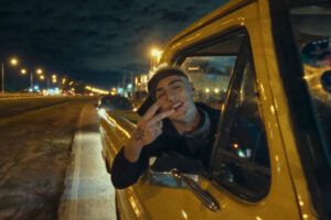 Tobika le pone sonido a las noches de espera en su nuevo single «Dos Horas»