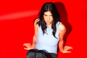 Franzizca lanzó «AMIGA», su nuevo álbum, y hace historia junto al sello de Nina Kraviz